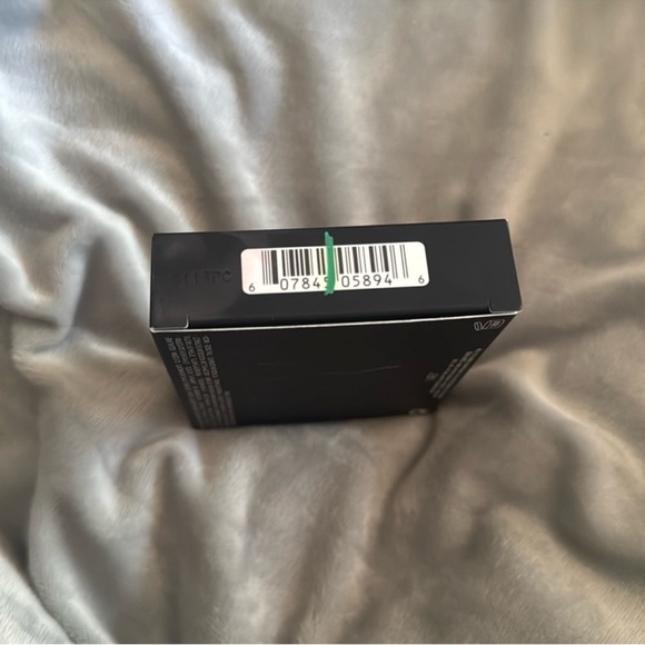 NARS Translucent Matte Pressed Setting Powder - Picture 3 of 4